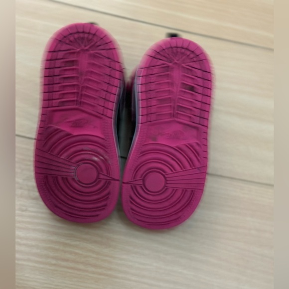 Nike Air Jordan Retro high vivid pink - Picture 3 of 8